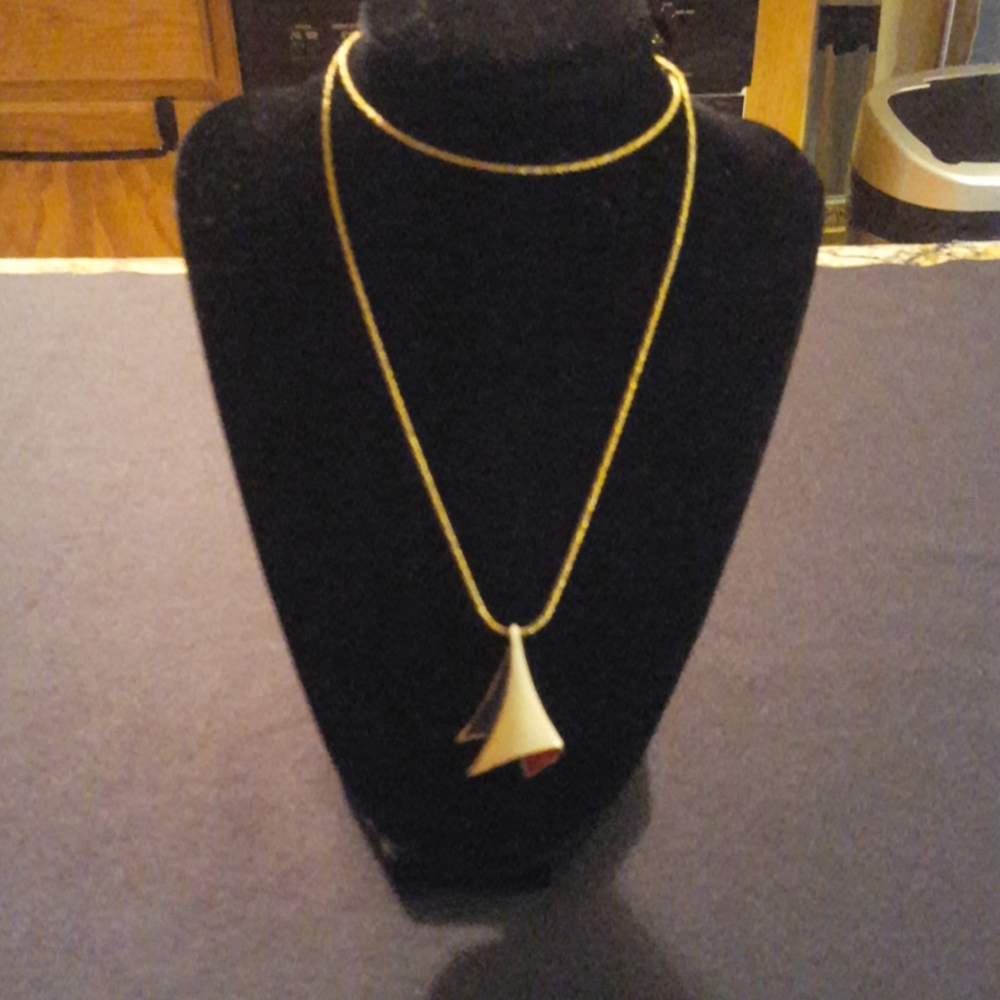 Monet Vintage Necklace with Pendant